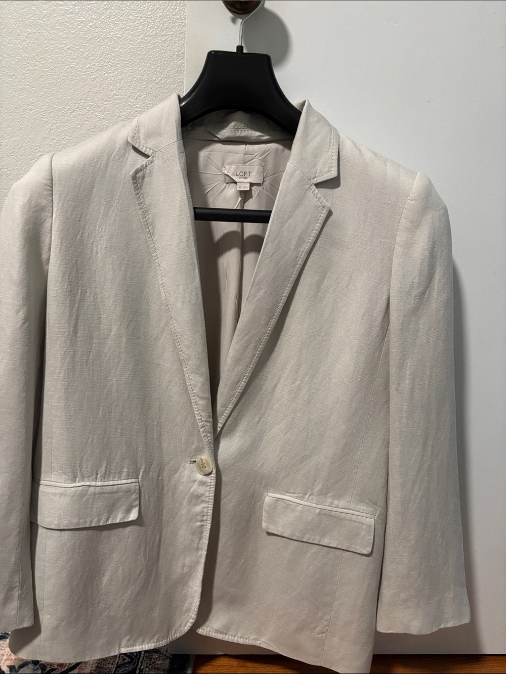 LOFT Women’s Linen Cream Single-Button Blazer